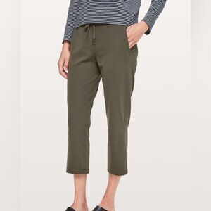 Lululemon On The Fly Crop *23" Dark Olive Size 2